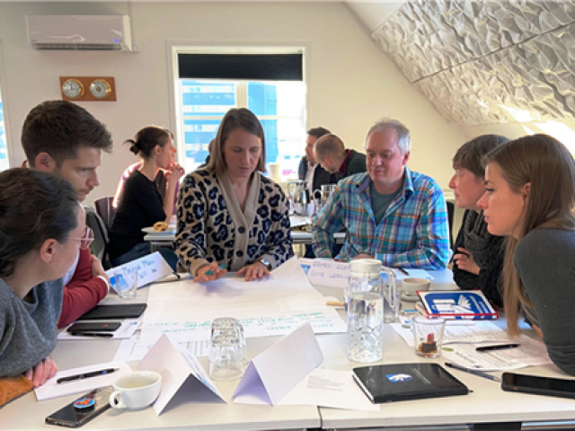 Plastik pillugu isumasioqatigiinneq